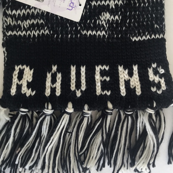 Baltimore Ravens Scarf Black and White Knit Warm touch by Alyssa Milano NFL - Picture 3 of 4